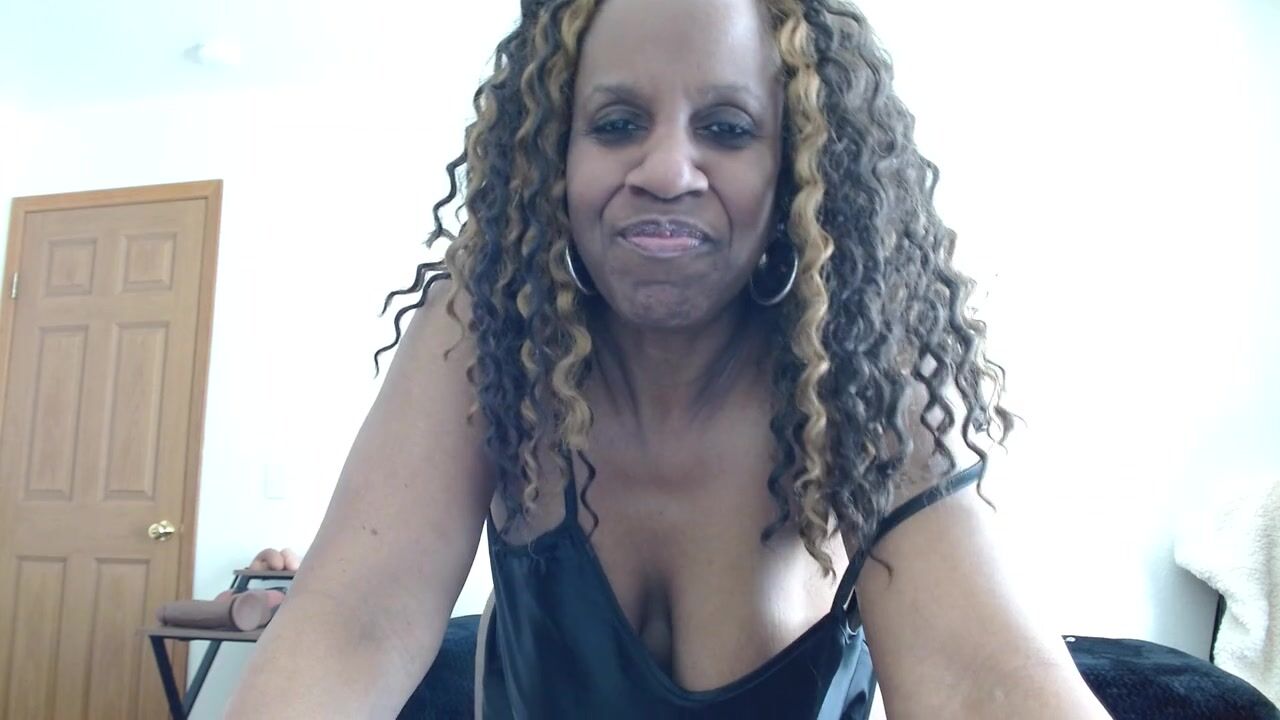 Watch this dominant ebony goddess help you lose that extra pound