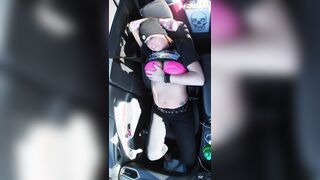 Rachel Lee gets her pussy squirting while driving down the road with her husband