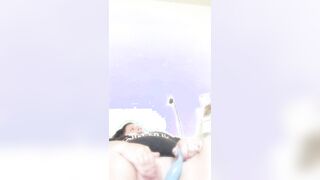 Steamy Solo Session: A Sensual Exploration with Curvy Beauty