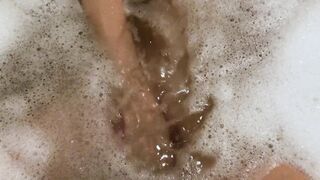 Curvy MILF Relaxes in a Luxurious Foamy Bath - Discover Her Alluring Charm in 4K