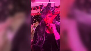 Demon Jana's Tempting Lollipop Adventure: A Mesmerizing Display
