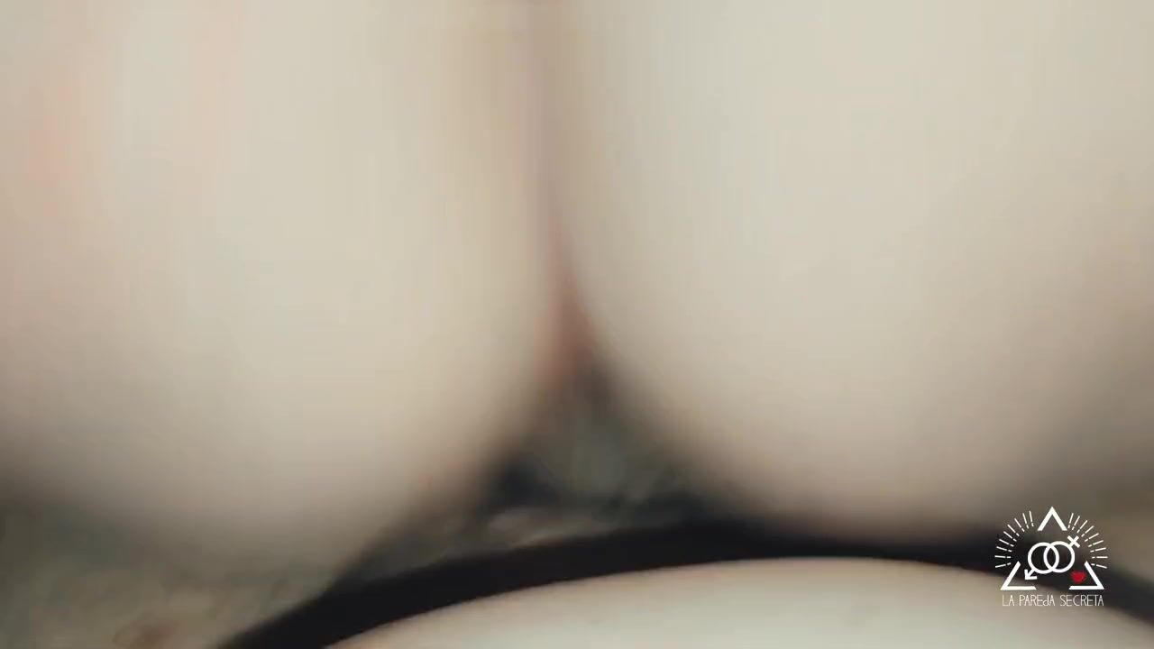 Amateur Beauty Takes Control with Intense Anal Ride