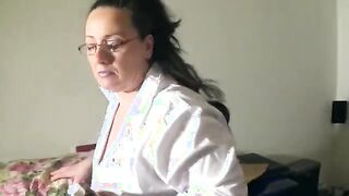 Matura italiana esegue massaggi nel suo studio parte 1