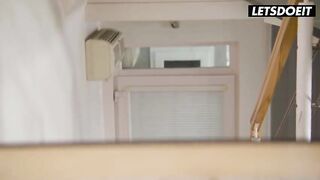 Adventurous Backpacker Explores New Pleasures with Roommate - Exciting Hostel Encounters!