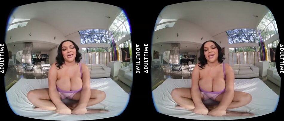 UP CLOSE VR - All Naturally Gorgeous Ashlyn Peaks Teases You With Her HUGE Cleavage - POV