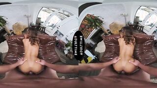 UP CLOSE VR - Petite MILF Kylie Le Beau Wants A Taste Of Your Cum After Getting Hard Fucked - POV