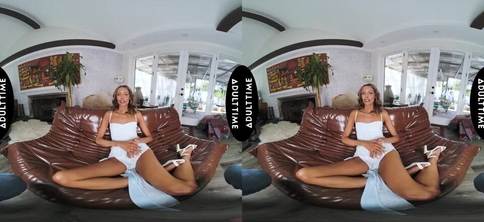 UP CLOSE VR - Petite MILF Kylie Le Beau Wants A Taste Of Your Cum After Getting Hard Fucked - POV