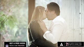 21 NATURALS - Sexy Julia Red Is Planning To Get Her Booty Deeply Pounded By Her Neighbor