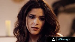 Kinky Brunette Explores Submission with Her Tempting Therapist - A Sapphic Encounter!