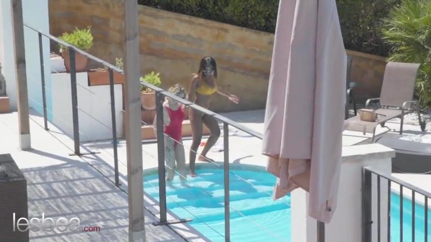 Lesbea Big ass big tits ebony Latina Boni lesbian sex with Spanish blonde