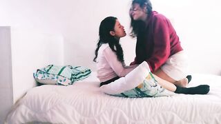 Lesbian pillow war, you're going to get hot