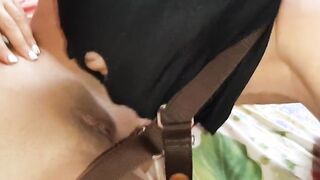 I feed my slave with strawberries from the pussy - IkaSmokS