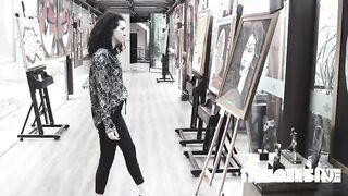 Pinturas corporais e sexo lesbico em um sonho surreal
