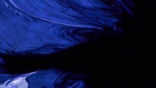 Pinturas corporais e sexo lesbico em um sonho surreal