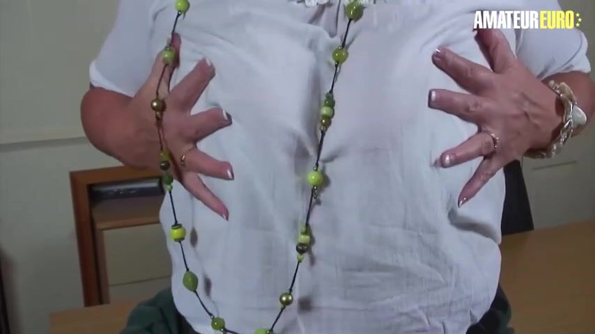 Mature Granny Fingers Herself to an Intense Orgasm Full Scene