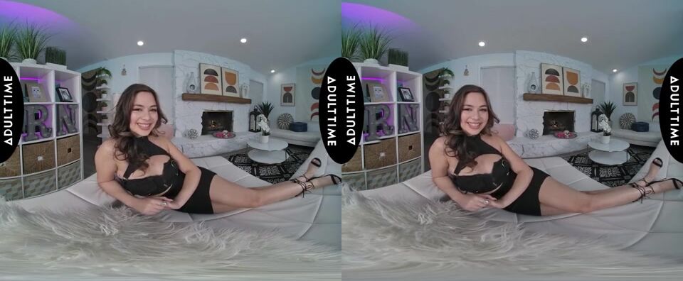 Intimate VR Experience: Scarlett Alexis Enjoys a Playful Encounter with Kyle Mason
