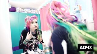 Vandal Vixen's Steamy Bathroom Encounter - A Must-See!
