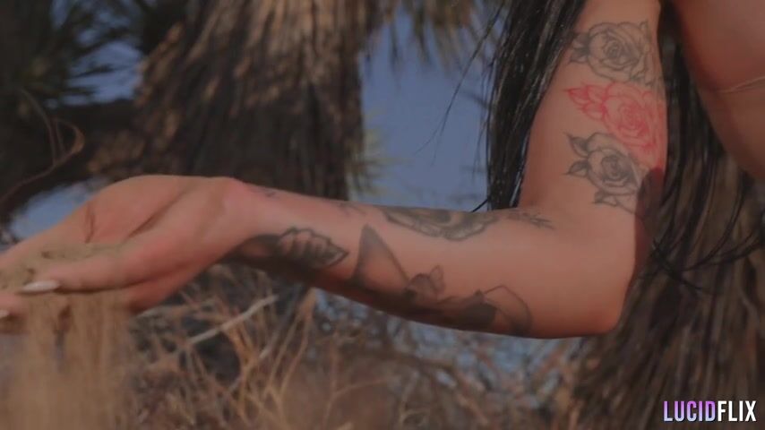 Exploring Passionate Encounters with Honey Gold and Seth Gamble in Stunning Outdoor Settings
