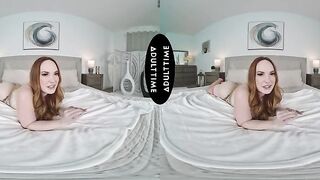 Intimate VR Experience: Summer Hart's Alluring POV Adventure with a Curvy MILF