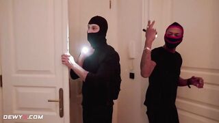 Unexpected Night Adventure with Alexa: A Threesome to Remember!
