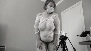Watch My Natural Curves in Action: A Sensual Display