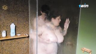 Steamy Encounter: Stepmom's Unexpected Bathroom Surprise with Nickixx23 and Ailudulcecaramelo