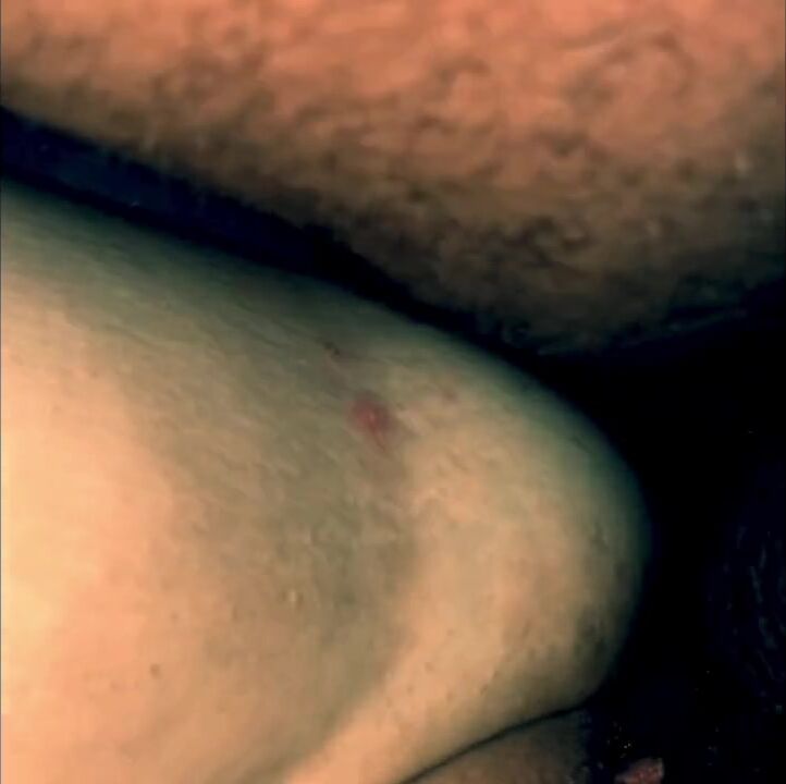 Amateur Couple's Passionate Encounter: A Steamy Night with a Hot MILF