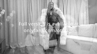 Luxury Fur Coat Fantasy: Passionate Encounter in Style!