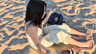 A Spontaneous Encounter: Beachside Fun with a Mysterious Stranger!