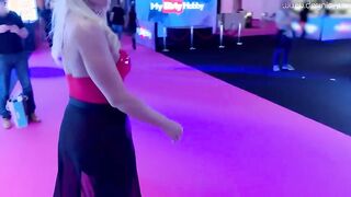 Daynia's Public Encounter at VENUS Fair Berlin: Intense POV Cumshot Experience