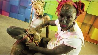 Learn Shibari with a Frog Tie Tutorial Featuring a Tattooed Blonde in a Bondage Workshop