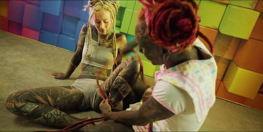 Learn Shibari with a Frog Tie Tutorial Featuring a Tattooed Blonde in a Bondage Workshop