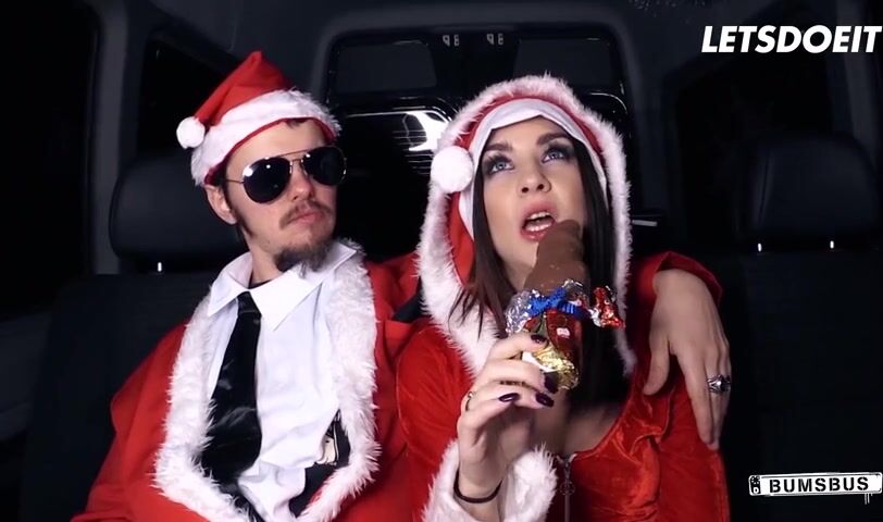 Miss Claus Lullu Gun Fucks Lucky Santa In The Backseat - LETSDOEIT