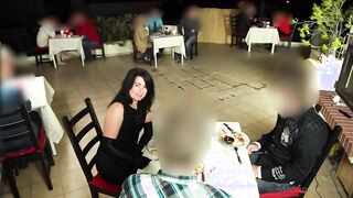 Public extreme! 3-er in the restaurant! Alexandra wett