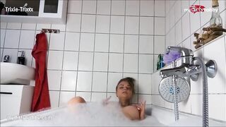 MyDirtyHobby - Tattooed babe masturbates in the bathtub