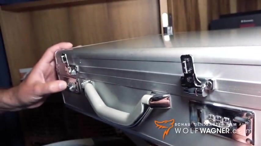 Julia Exclusiv enjoys his warm milk after fuck! Wolf Wagner Casting