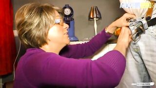 HAUSFRAU FICKEN - Old Neighbor Is Lucky To Fucks Hot German Mature Housewife - AMATEUR EURO
