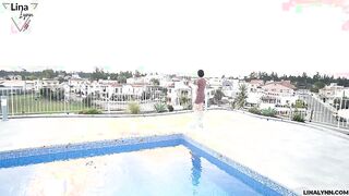 Holiday flirt escalates - sex at the hotel pool! Hopefully nobody catches me!