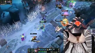 I'M BACK! Gamer Girl playing naked in bed League of Legends #20 Luna