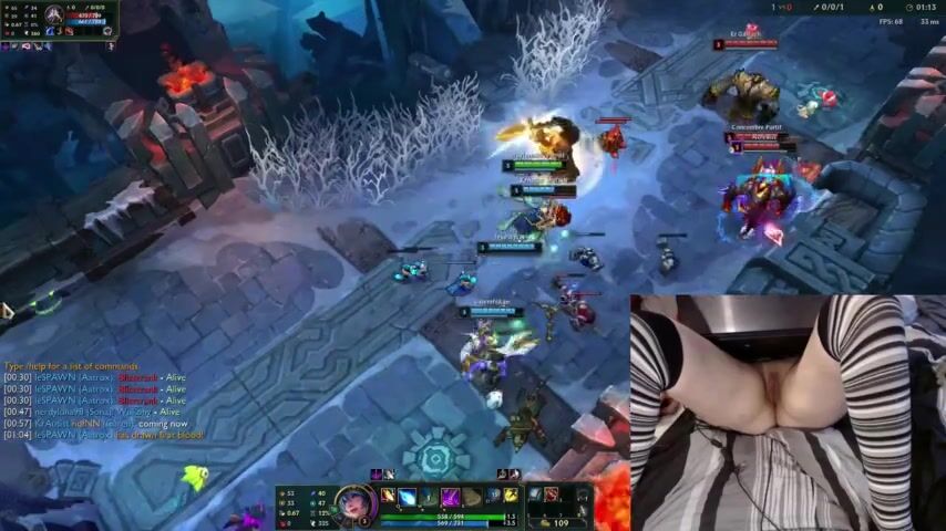 I'M BACK! Gamer Girl playing naked in bed League of Legends #20 Luna