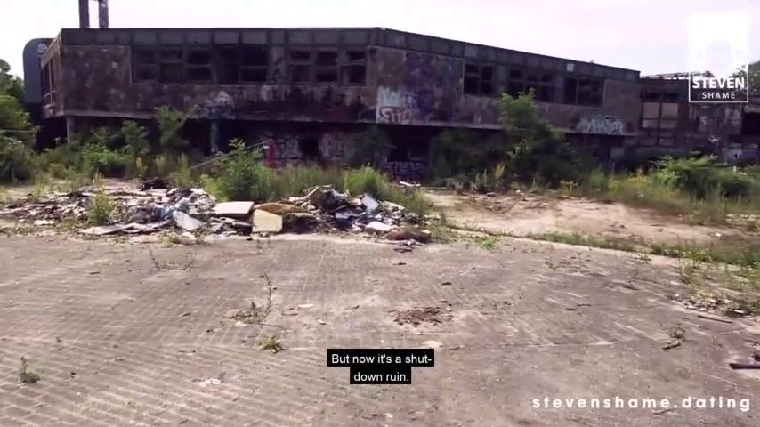 Naughty fuck date with Melina May in abandoned former outdoor pool area! stevenshame.dating