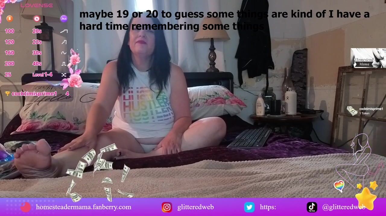 Engaging Chaturbate Chat with Closed Captions: Mature Beauty with Big Natural Curves and Tattoos
