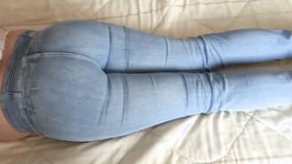Stepmom's Curvy Surprise: A Handjob Session You Won't Forget!