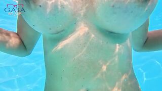 Underwater Adventure: Sultry Milf Enjoys Pool Playtime with Open Eyes