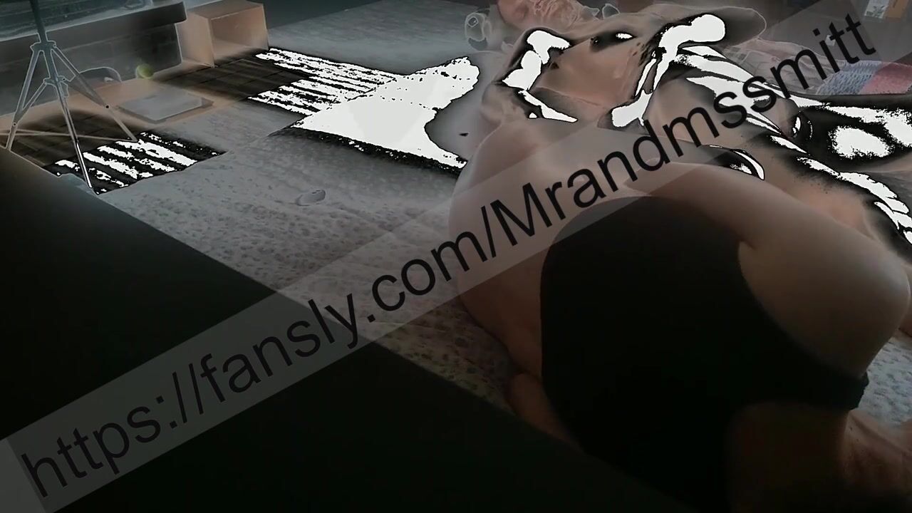 Intense Pleasure: Hot Milf Experiences Mind-Blowing Orgasms During a Relaxing Foot Massage