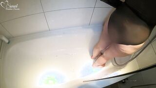 Steamy Shower Encounter with My Tempting Stepmom - A Wet Adventure!