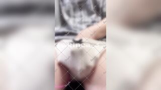 マネキンさんのお顔におしっこ噴射！