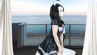 HENTAI Aibu。ベランダ。メイド。枕でオナニー。