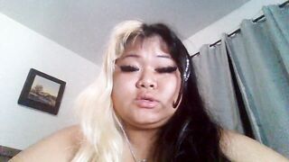 Indulge in Pleasure: BBW Mistress Guides You Through a Tempting Experience!
