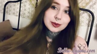 Exciting Tattooed Teen Explores Her Wild Side!
